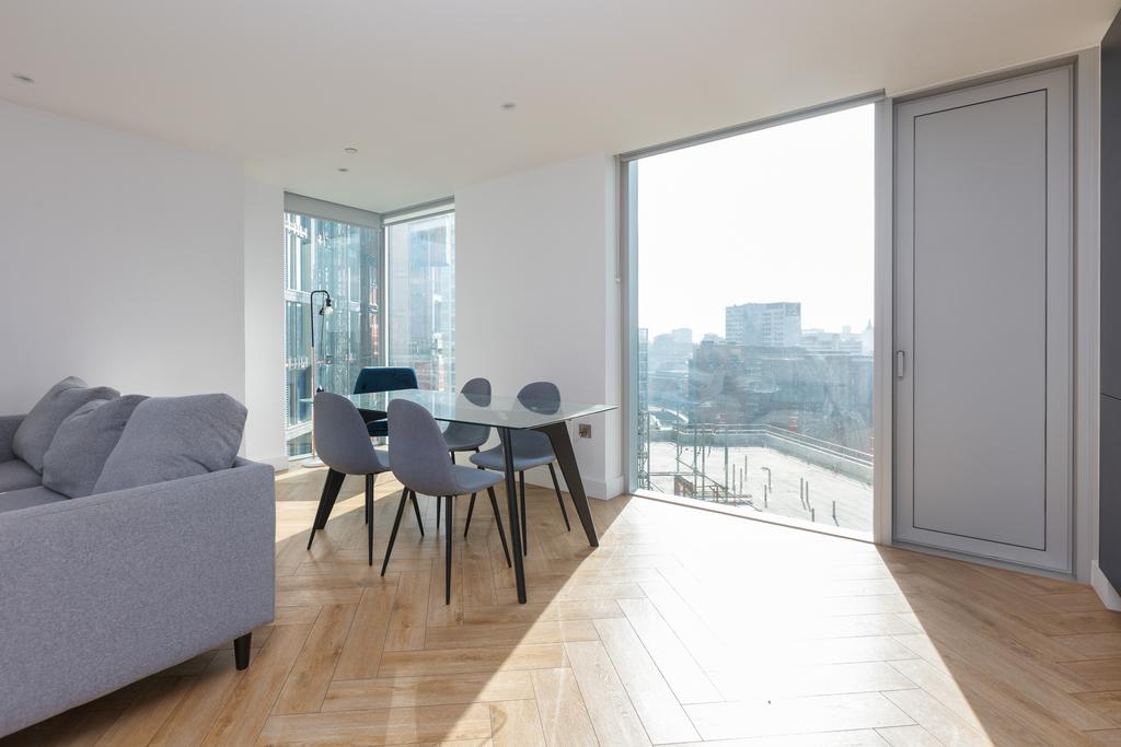 Apartment in Manchester, City Centre - View 4