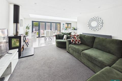 3 bedroom semi-detached house for sale, Greenway, Shaw OL2