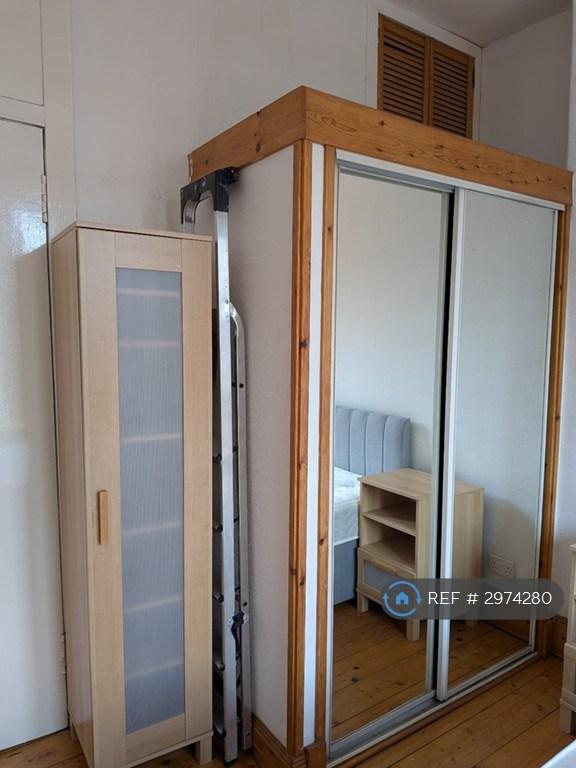Apartment in Glasgow - View 3