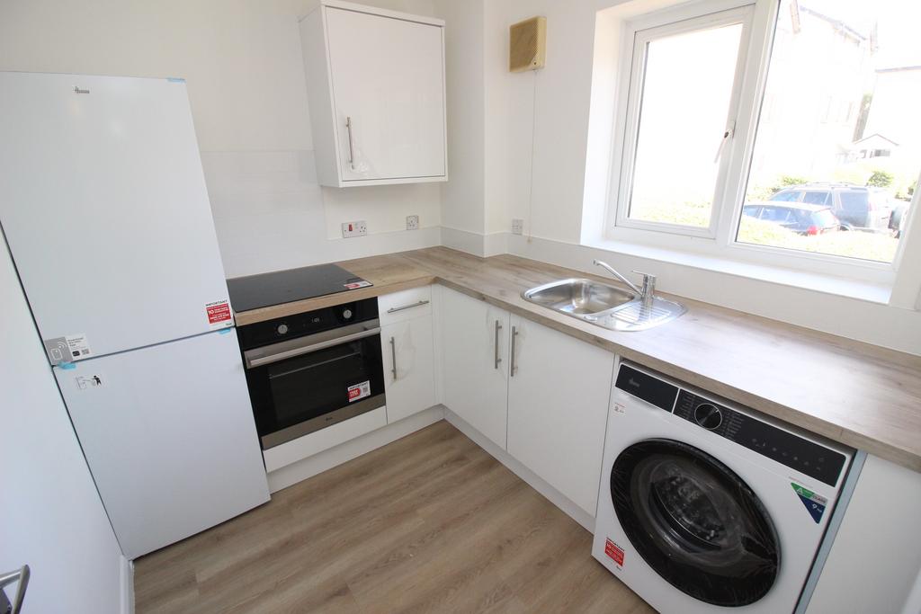 Apartment in London, Royal Borough of Kingston upon Thames - View 3