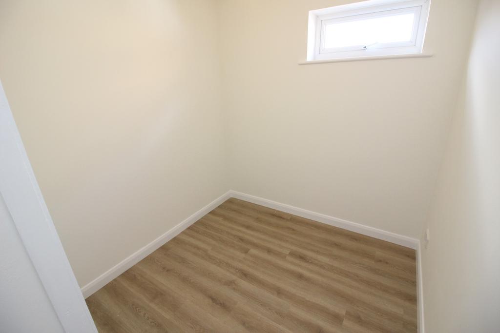 Apartment in London, Royal Borough of Kingston upon Thames - View 4