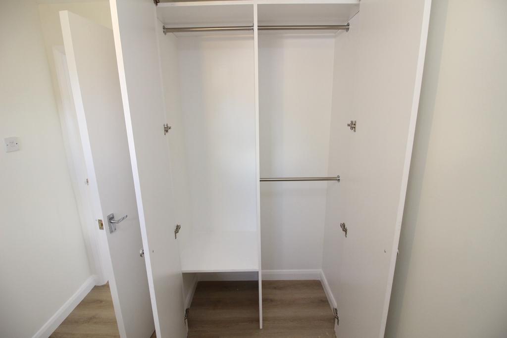 Apartment in London, Royal Borough of Kingston upon Thames - View 5