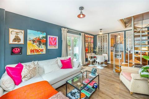 Morrish Road, London SW2