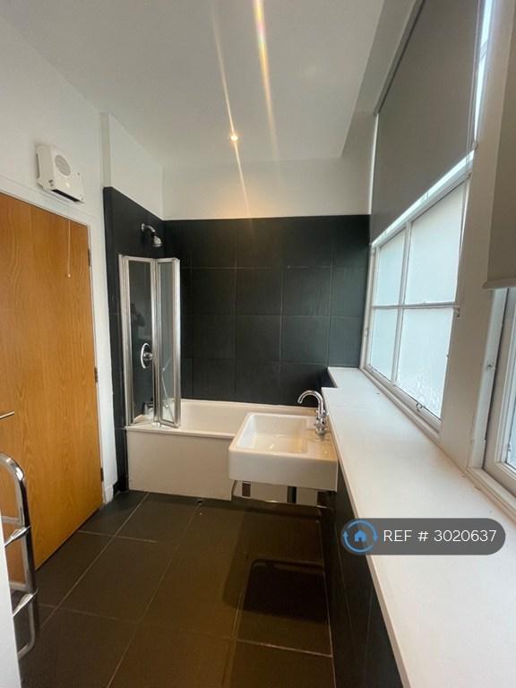 Apartment in Glasgow - View 5