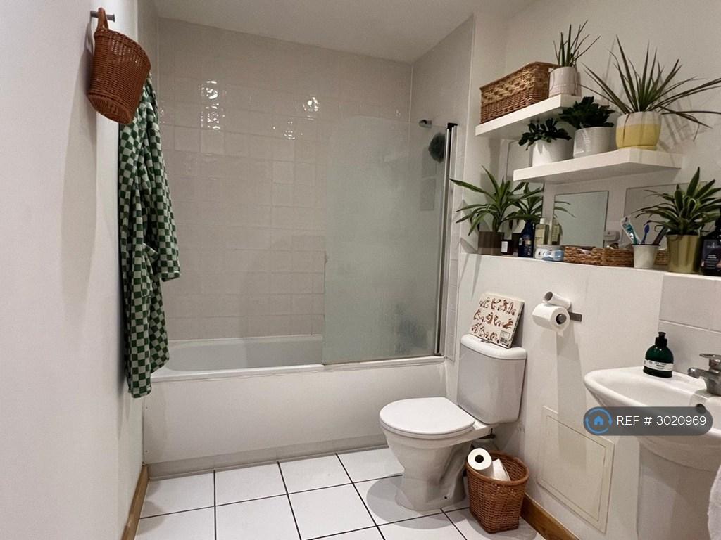 Apartment in London - View 3