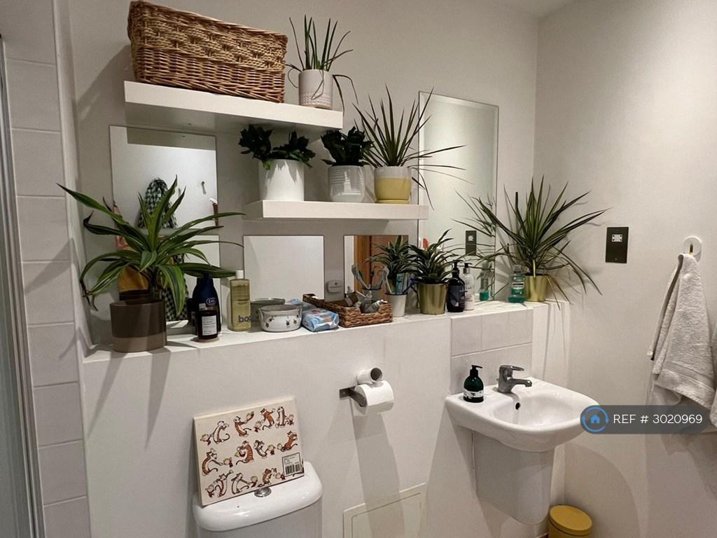 Apartment in London - View 4