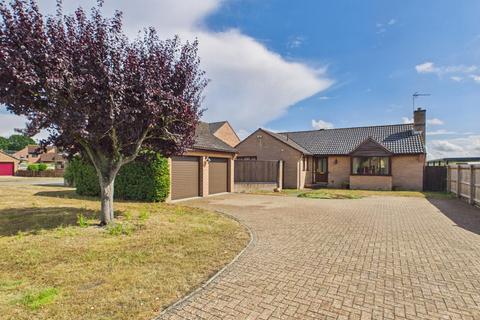 3 bedroom detached bungalow for sale, 16 Grove Drive, Woodhall Spa