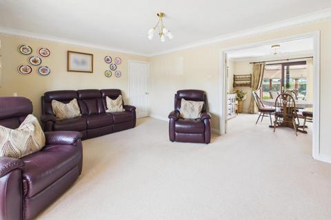 3 bedroom detached bungalow for sale, 16 Grove Drive, Woodhall Spa