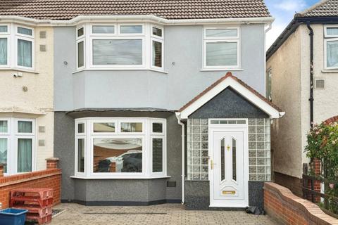 4 bedroom house to rent, Hinton Avenue, Hounslow