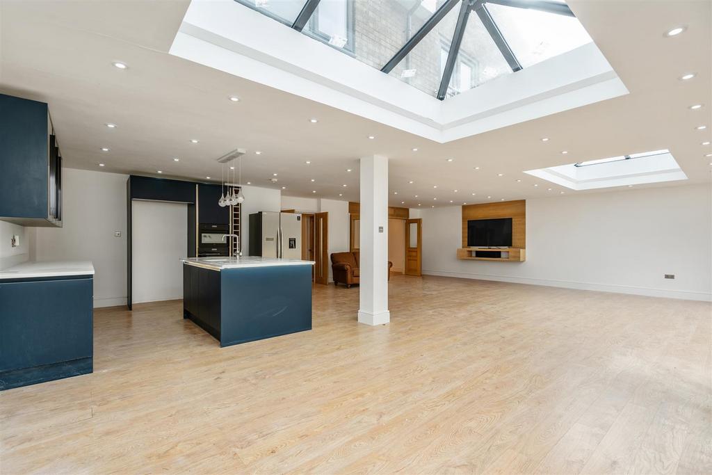 House in Solihull, Knowle - More