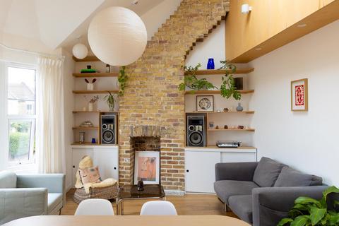 3 bedroom maisonette for sale, Richmond Road, Richmond Road, London E11