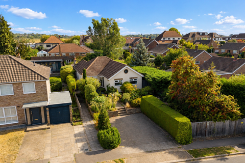 3 bedroom bungalow for sale, Orchard Drive, St. Albans AL2
