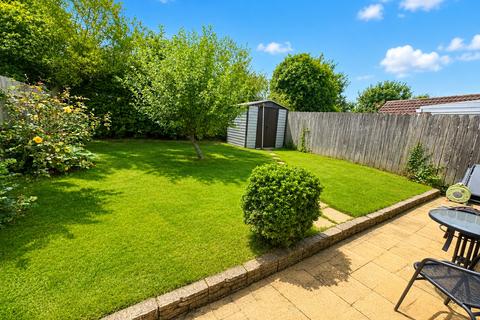 2 bedroom bungalow for sale, The Orchard, Hull HU9