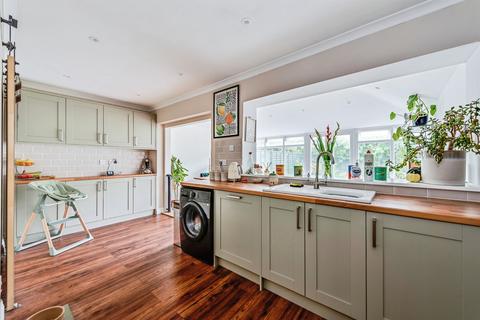 3 bedroom semi-detached house for sale, Sellwood Drive, Carterton