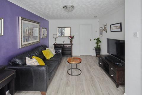 3 bedroom semi-detached house to rent, Hopwood Close, Lowton, WA3