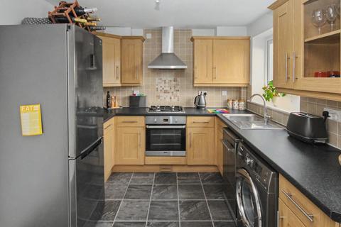 3 bedroom semi-detached house to rent, Hopwood Close, Lowton, WA3