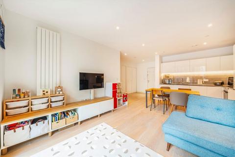 2 bedroom flat for sale, Schooner Road, London E16