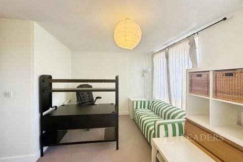 Studio to rent, High Street, Southampton, SO14