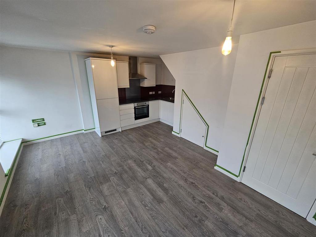 Apartment in Cardiff - View 5