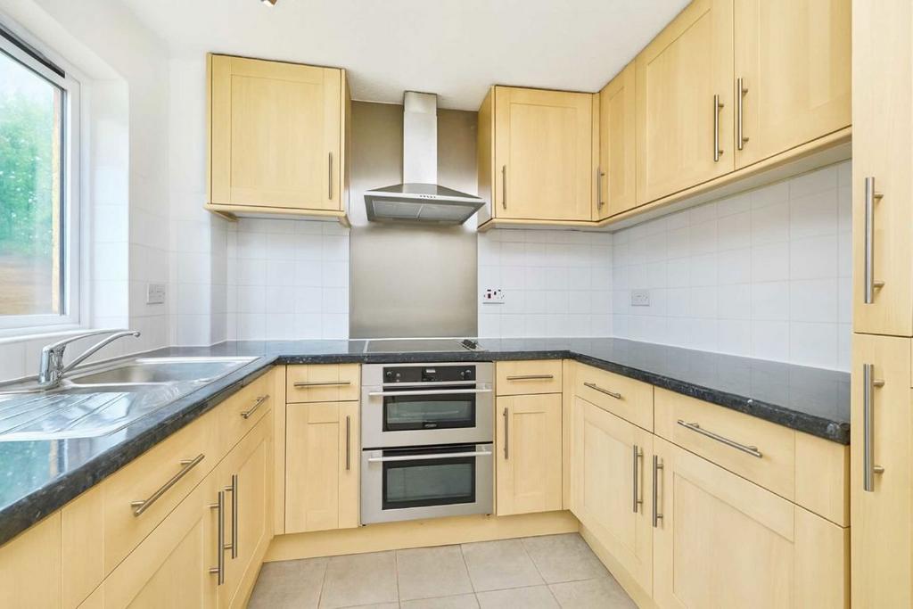 Apartment in London - View 3