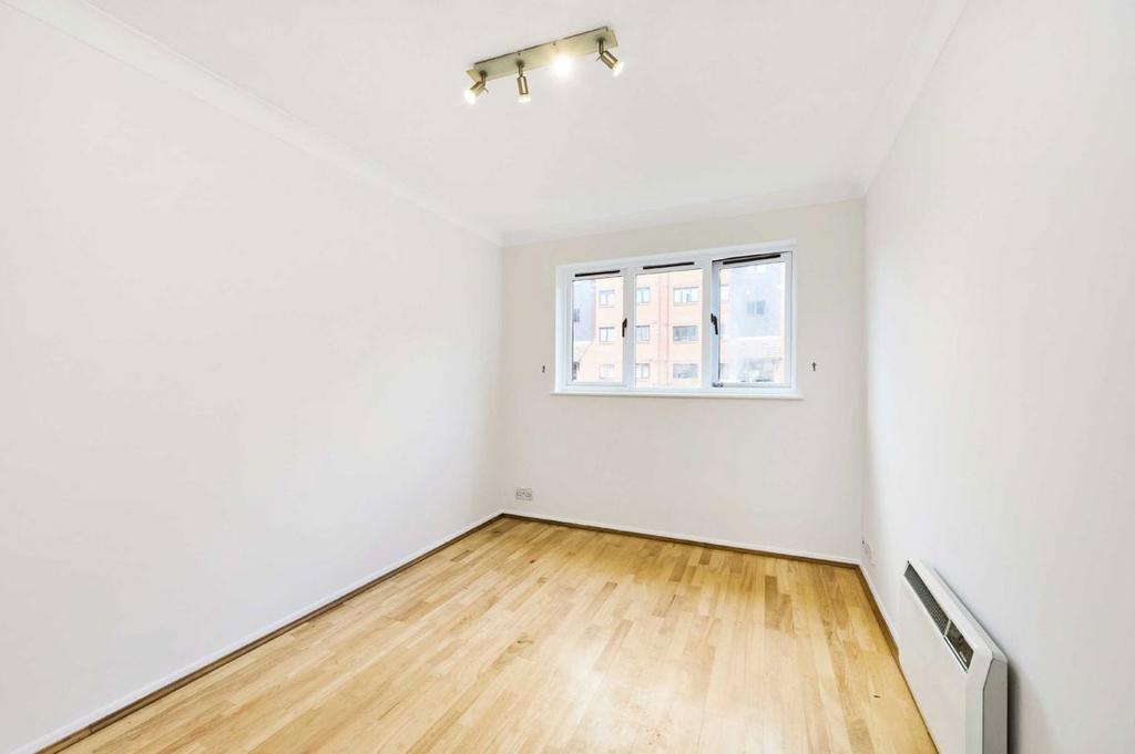 Apartment in London - View 5