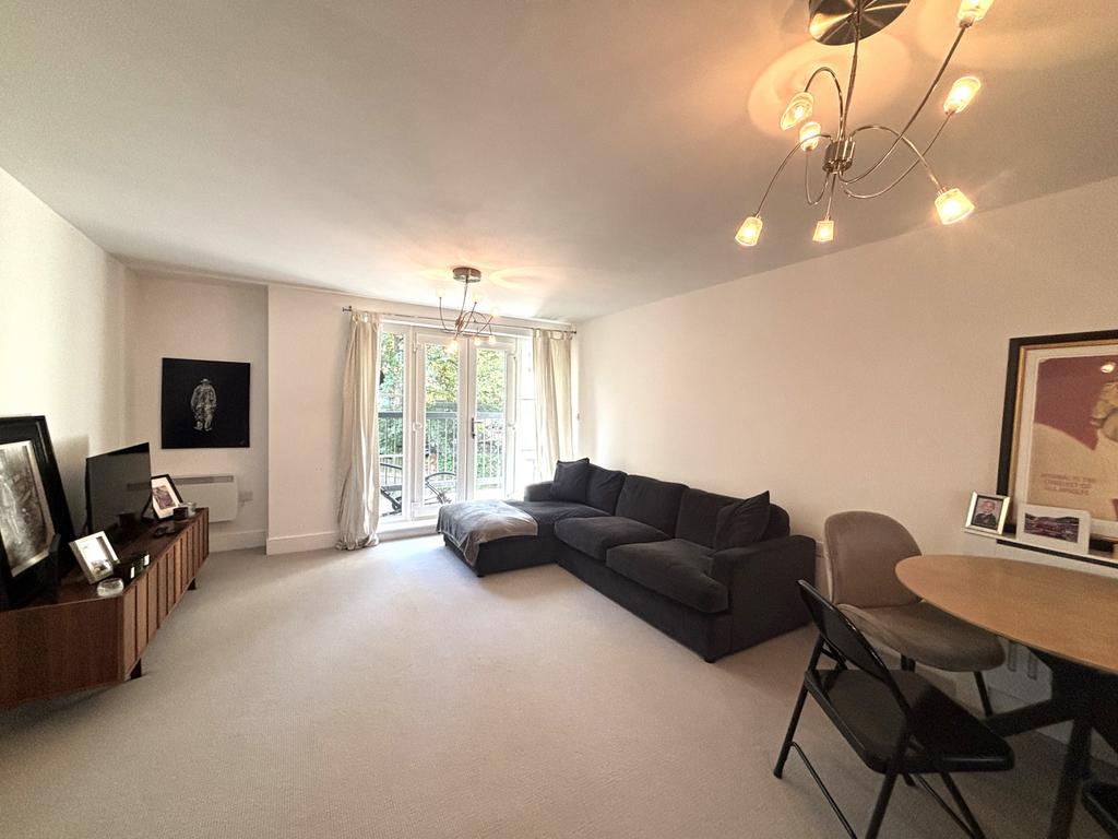 Apartment in Kent - View 2