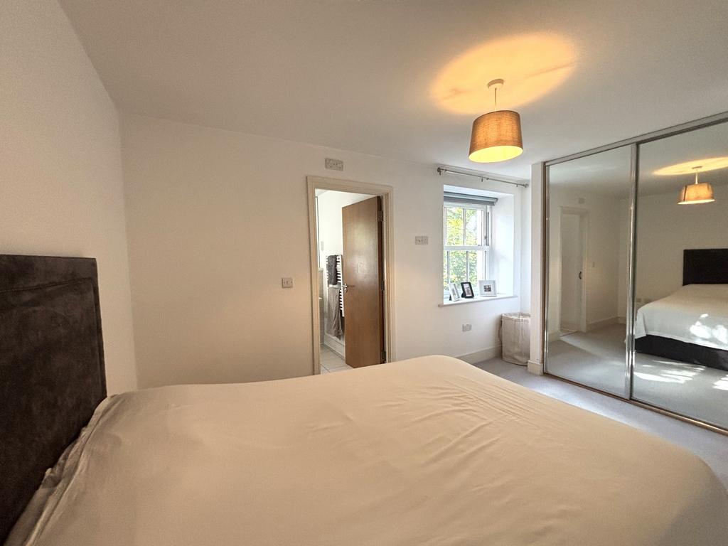 Apartment in Kent - View 5