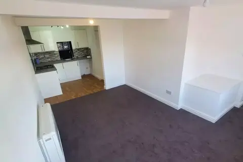 1 bedroom property to rent, High Street, Cradley Heath