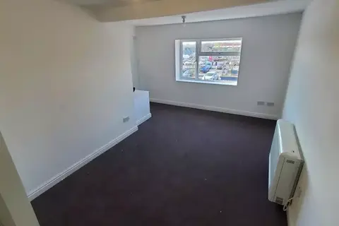 1 bedroom property to rent, High Street, Cradley Heath