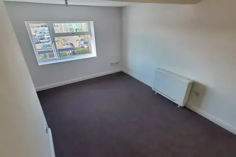 1 bedroom property to rent, High Street, Cradley Heath