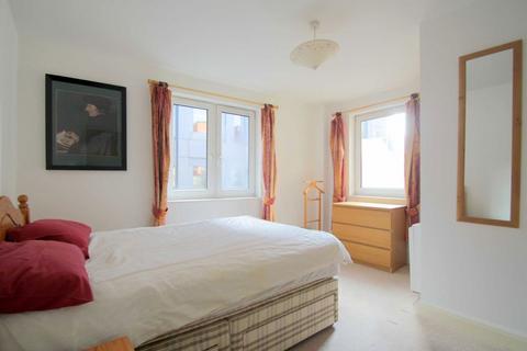 1 bedroom flat to rent, Bartholomew Close, London EC1A