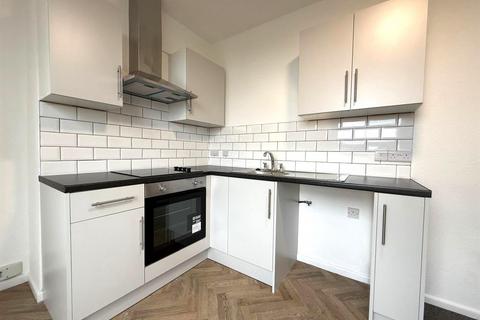 2 bedroom apartment to rent, Flat 5 Beechwood Court, Halesowen Road, Cradley Heath