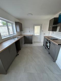 3 bed house for rent in Bishopston Road, Cardiff, CF5