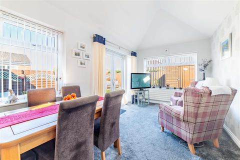 3 bedroom semi-detached bungalow for sale, Ovingham Gardens, Wideopen, NE13