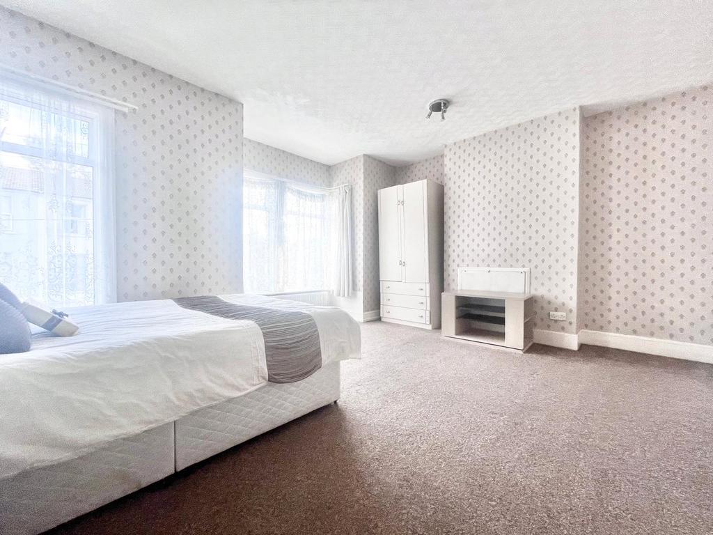 House in Hounslow - More