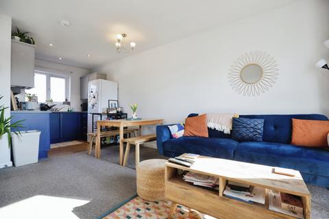 2 bedroom flat to rent, Enid Court, Coventry, CV2