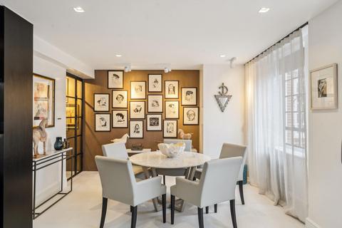 4 bedroom maisonette to rent, Swan Court, Chelsea Manor Street, Chelsea, London SW3