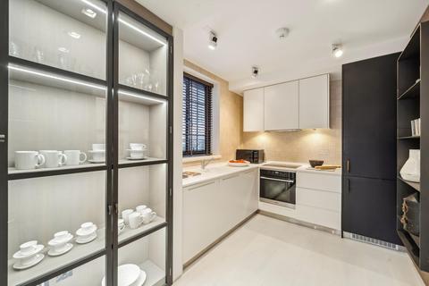 4 bedroom maisonette to rent, Swan Court, Chelsea Manor Street, Chelsea, London SW3