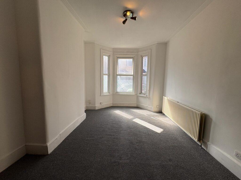 House in Tottenham - View 2