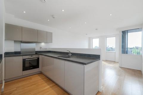 2 bedroom flat to rent, Holman Drive, Southall UB2