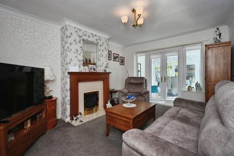 2 bedroom semi-detached bungalow for sale, Birch Avenue, Lepton, Huddersfield