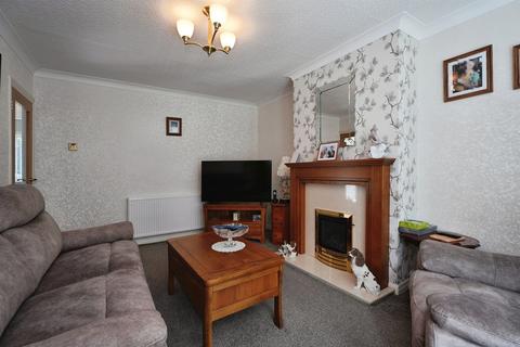 2 bedroom semi-detached bungalow for sale, Birch Avenue, Lepton, Huddersfield