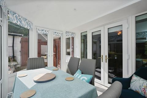 2 bedroom semi-detached bungalow for sale, Birch Avenue, Lepton, Huddersfield