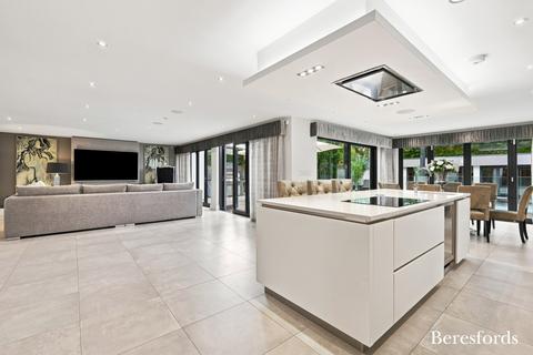 5 bedroom detached house for sale, Nelmes Road, Hornchurch, RM11