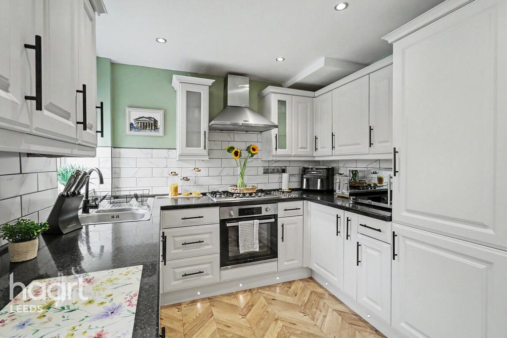 House in Leeds, Rothwell Haigh, Stourton - More