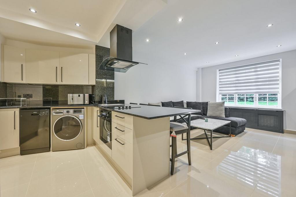 Apartment in London - View 5