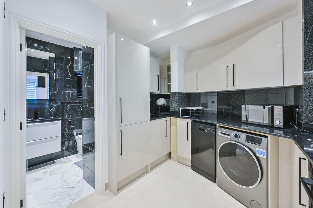 Apartment in London - More