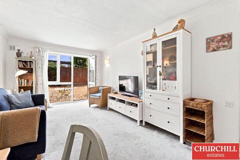 1 bedroom retirement property for sale, Ennerdale Court, Wanstead