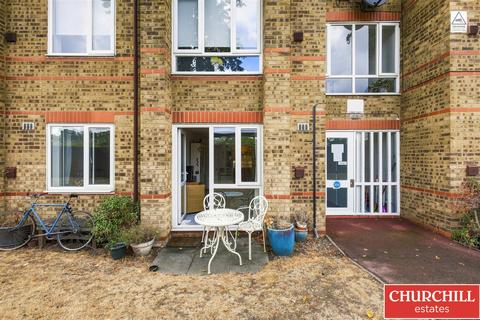 1 bedroom retirement property for sale, Ennerdale Court, Wanstead