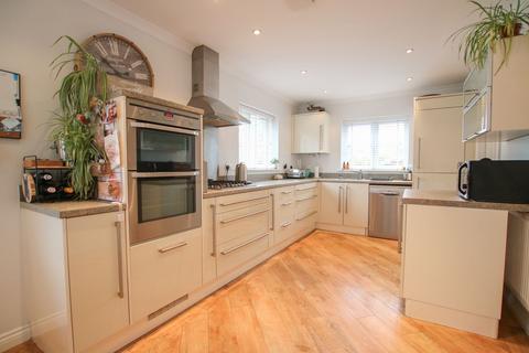 3 bedroom detached house for sale, Kiln Close, Finchampstead, Wokingham, RG40